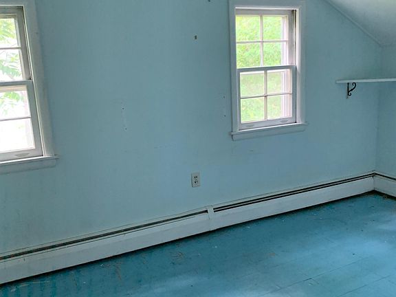 5th image of 31 Montgomery St