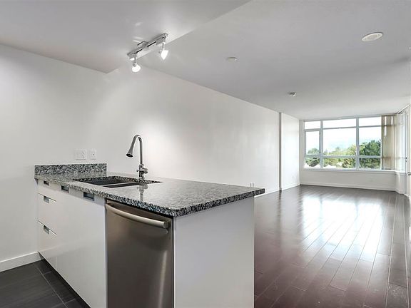 2nd image of 2080 Broadway W #768
