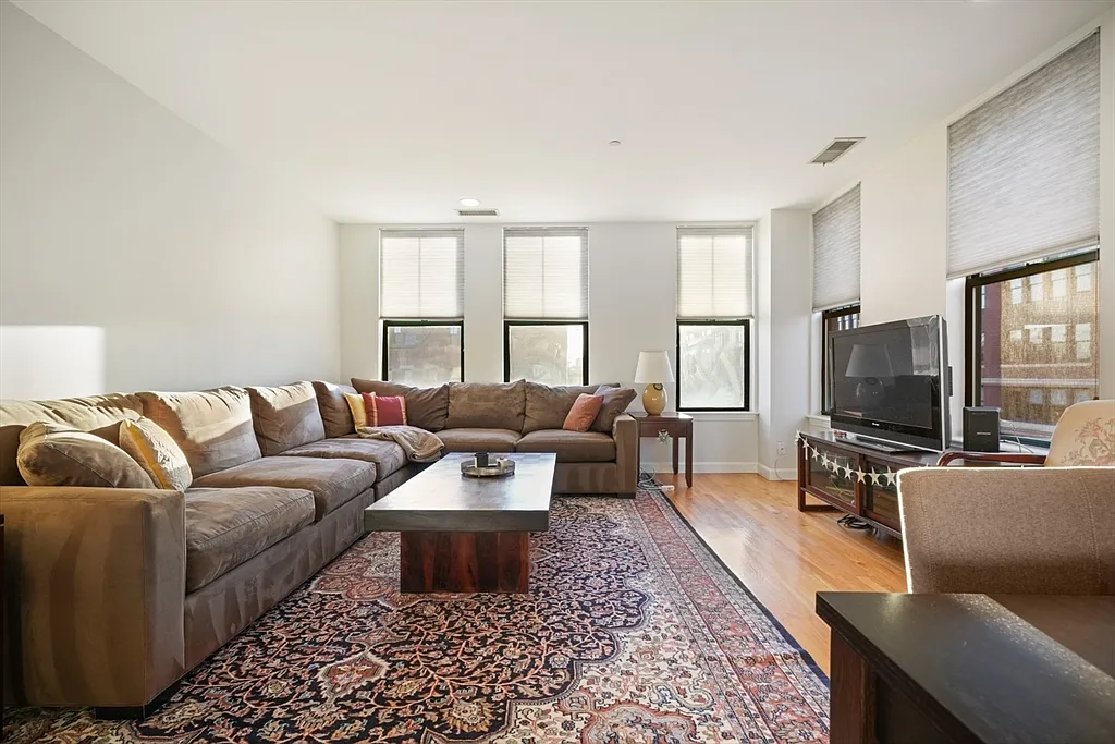 Building Photo - 75 Clarendon St #403