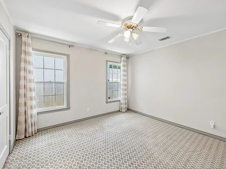 4429 Hyer St — Photo 17