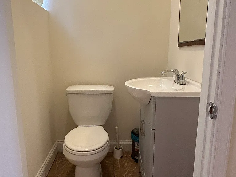 1008 Winton St — Photo 7
