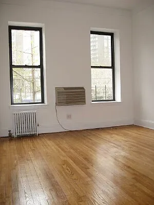 Rented by Tower Brokerage | media 28