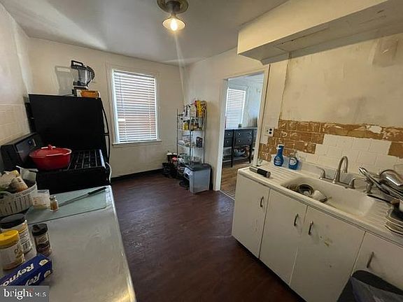 5th image of 6101 Magnolia St