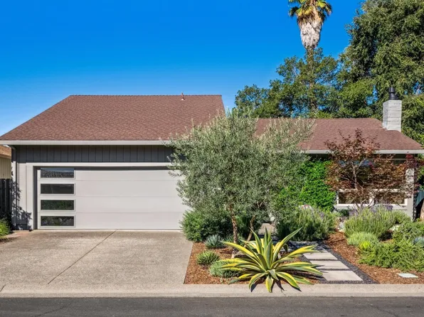 301 Orchard Street, Healdsburg, CA 95448
