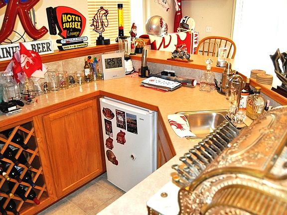 3rd image of 1616 Saratoga Ct