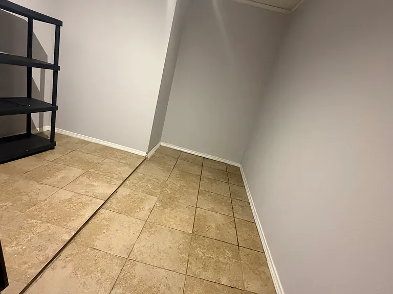 1112 Park Center Ct — Photo 11