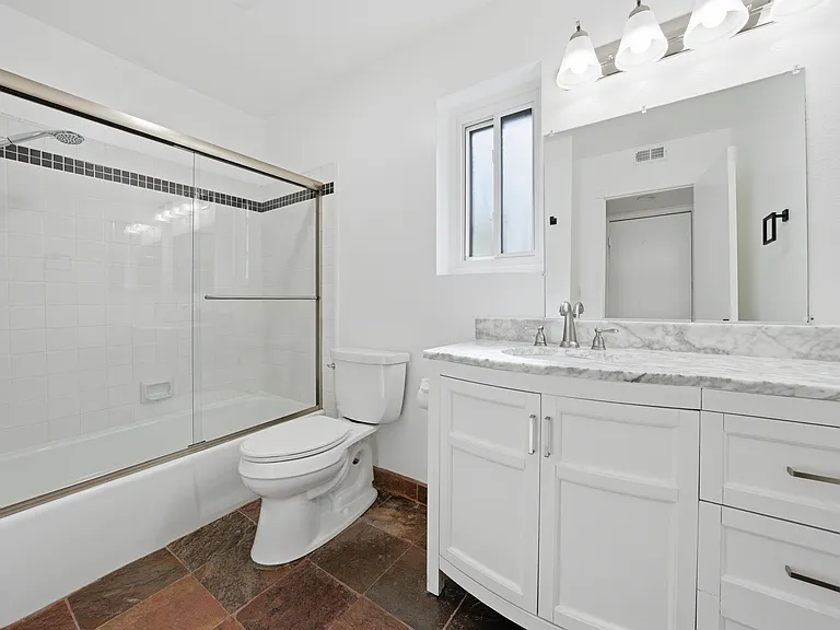 1037 N Vista St #206 — Photo 9