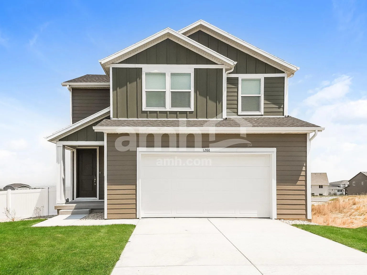 4 bed, 3.5 bath, 2143 sqft, $2,590 — Photo 1
