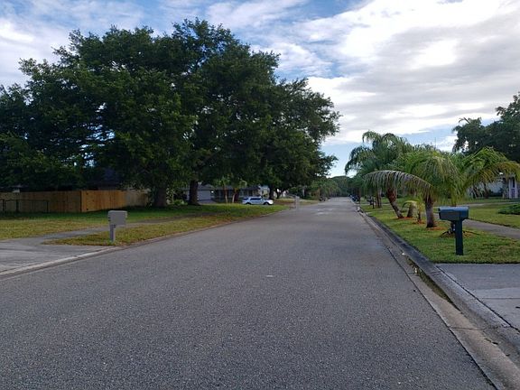 4th image of 7212 Alderwood Dr