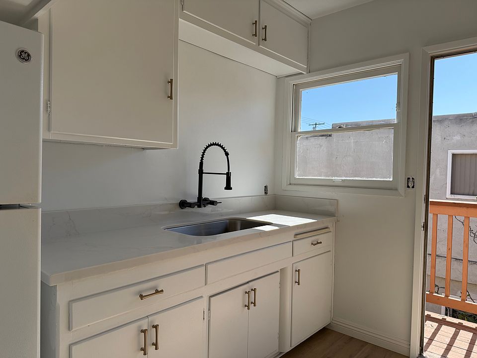 1st image of 3117 Polk Ave #3109