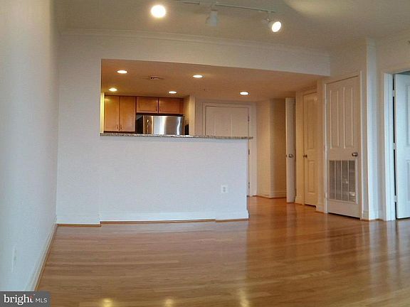 3rd image of 414 Water St Unit 1710