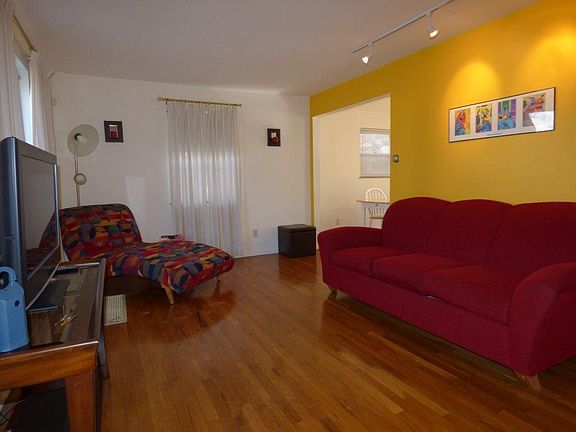 2nd image of 2423 Ardmore Ave