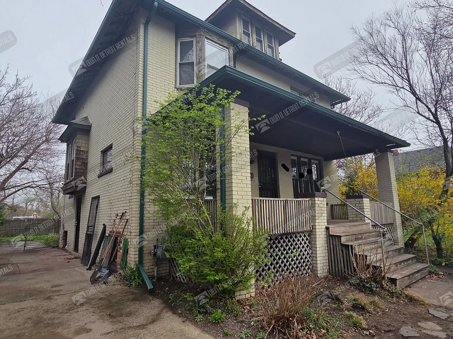 House- Colonial — Photo 2