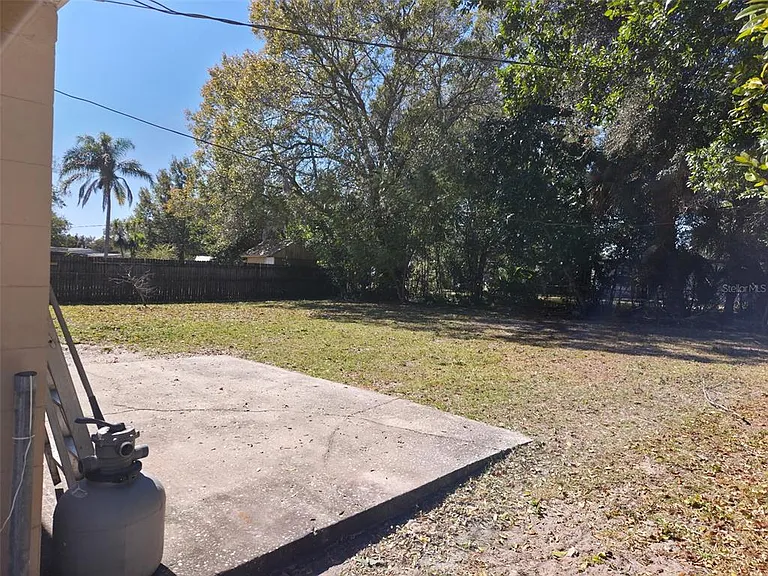 720 Faber Dr — Photo 3