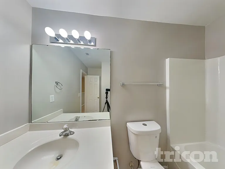 120 Honeywood Ave — Photo 15