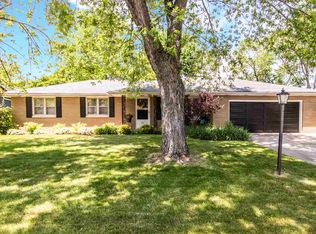 1029 E Brookhill Rd, Peoria, IL 61615