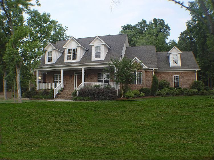 FRONT HOUSE