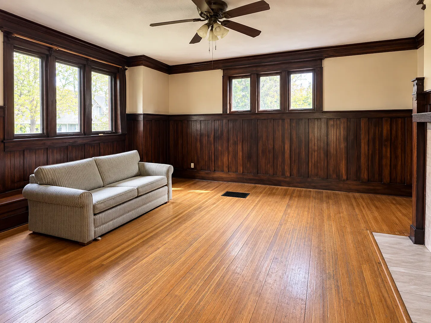 803 W Oregon — Photo 3