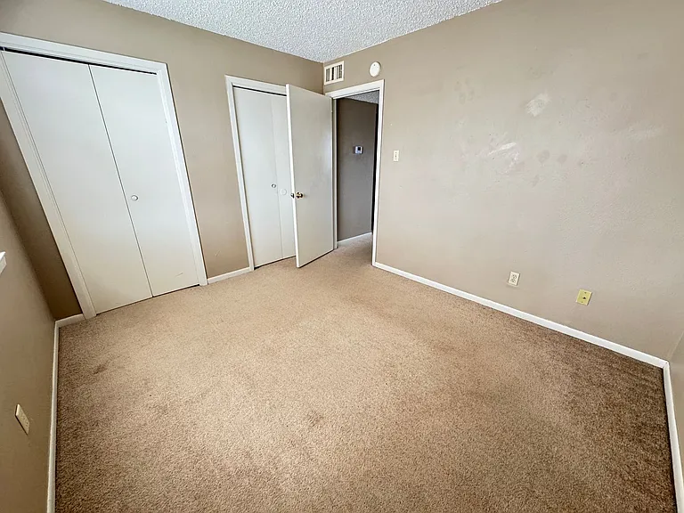 2202 Hunt Dr — Photo 11