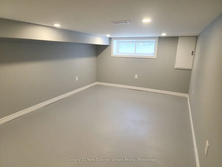 201 Harmony Rd N — Photo 10