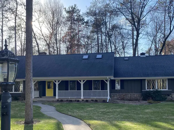 716 Sunset Dr, Marinette, WI 54143