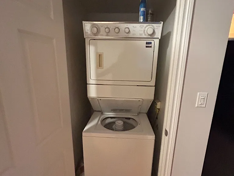 270 Wellington St W #802 — Photo 39