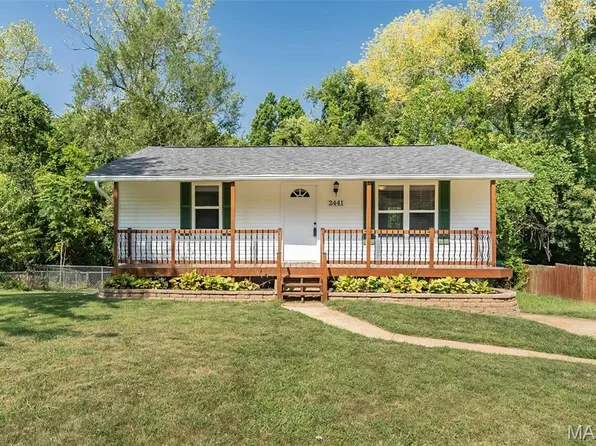 2441 Cambridge Rd, High Ridge, MO 63049