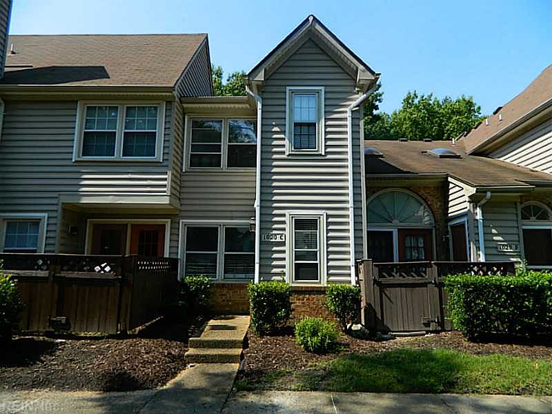 1st image of 1020 Saint Andrews Way APT C