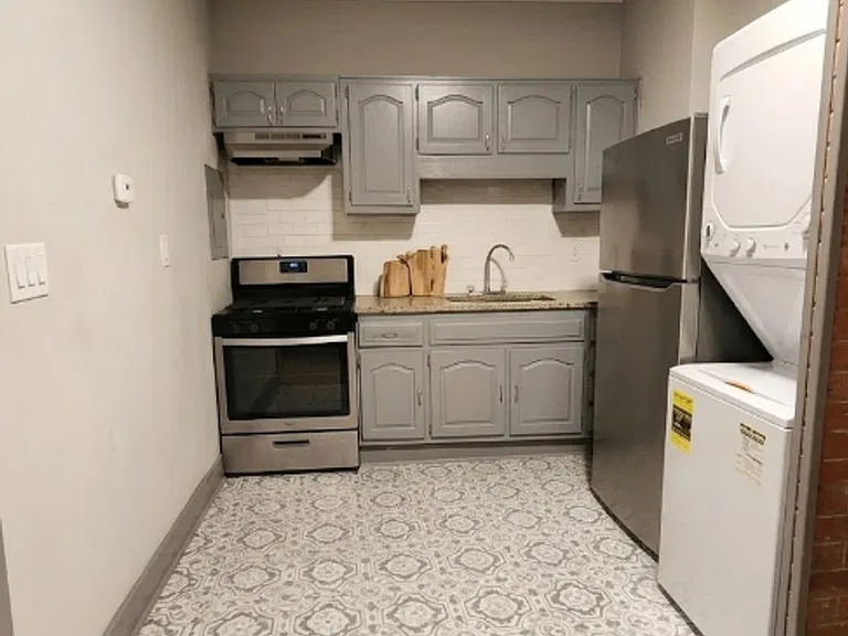 3227 Central St — Photo 4