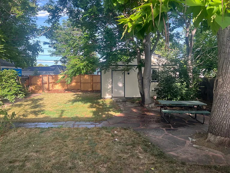 1239 Valentia St — Photo 21