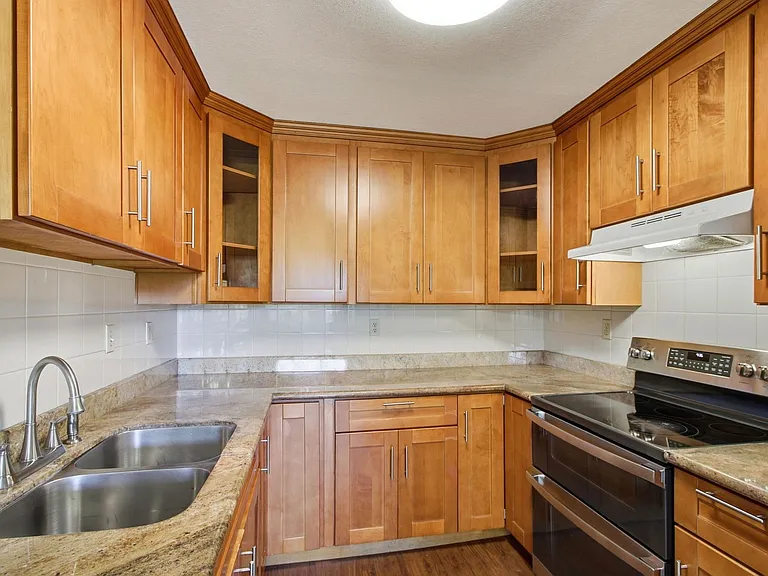 479 Costa Mesa Ter #F — Photo 13