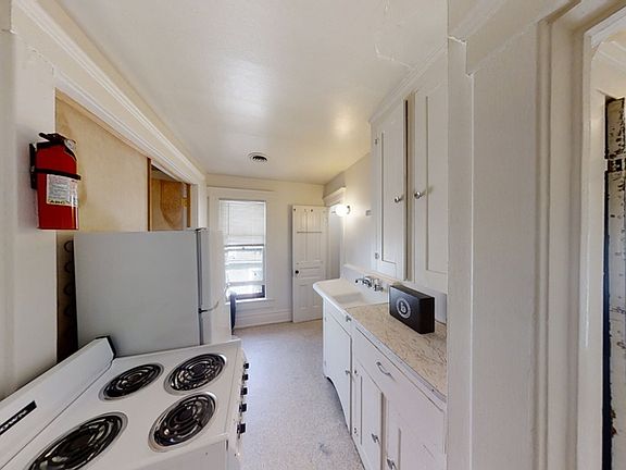 2nd image of 802 E Kingsley St Unit 2