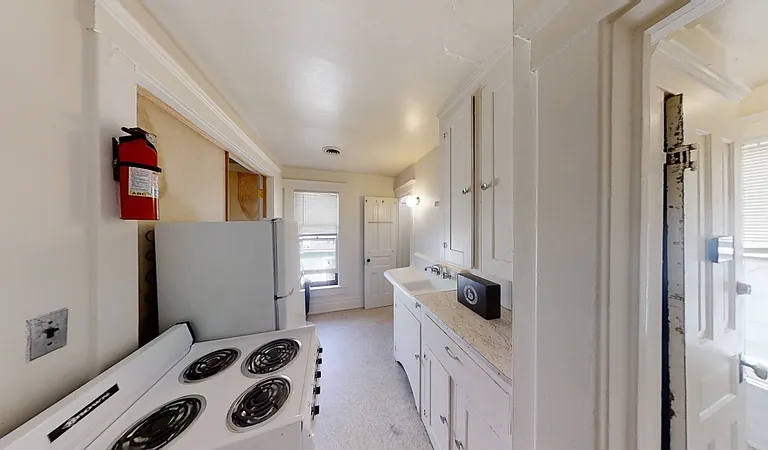 802 E Kingsley St #2 — Photo 2