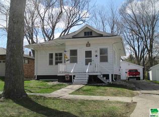 516 7th Ave, Sheldon, IA 51201