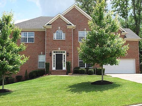 2nd image of 1571 Red Oak Ln