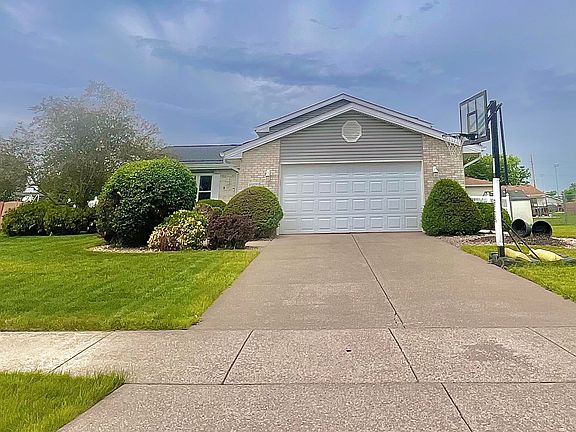 2nd image of 10622 Manor Dr