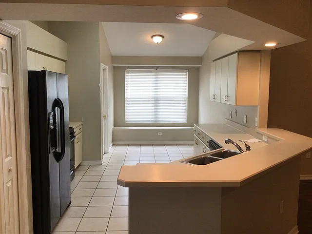 30719 Tremont Dr — Photo 4