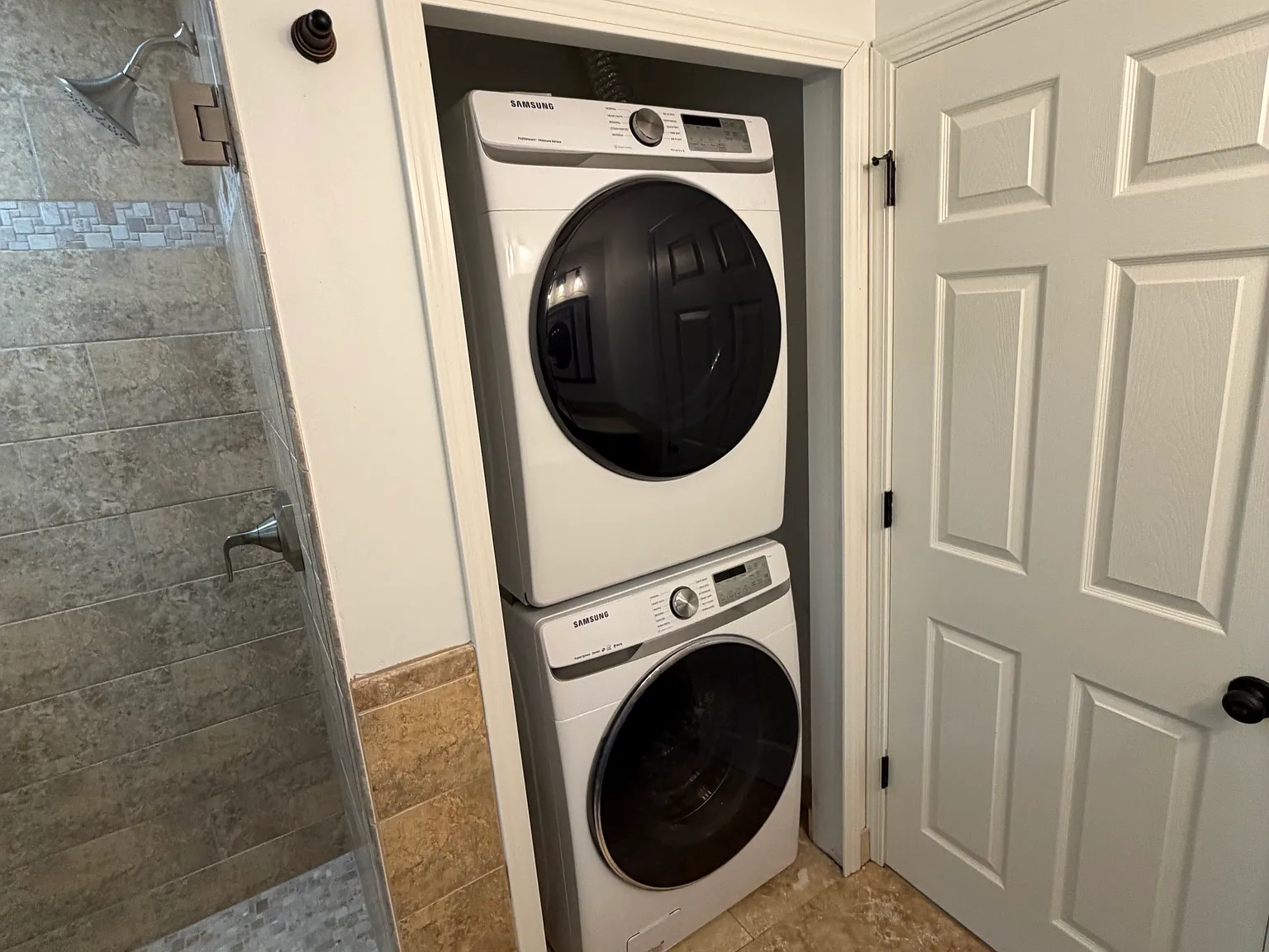 2 bed, 910 sqft, $2,000 — Photo 4