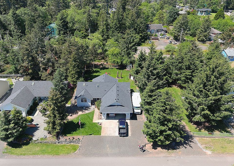 1st image of 345 Ponderosa Loop NE