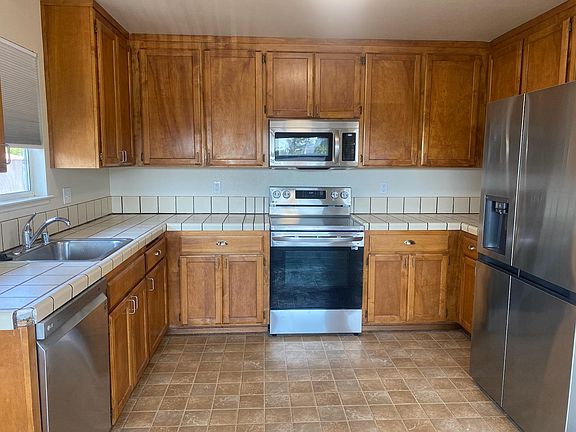 3rd image of 1038 1st St W