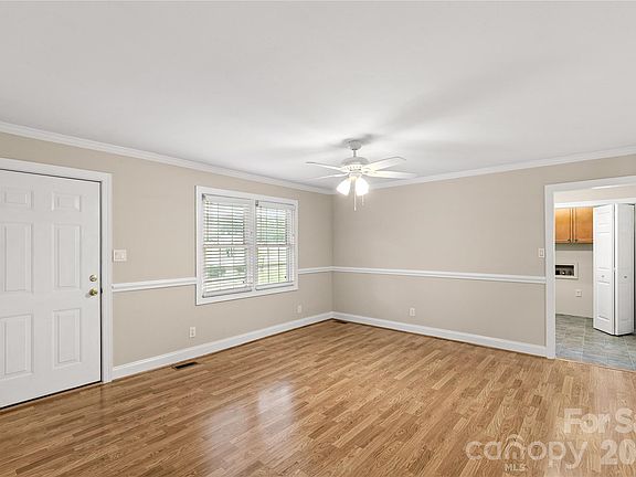 3rd image of 2596 Kirkover Dr
