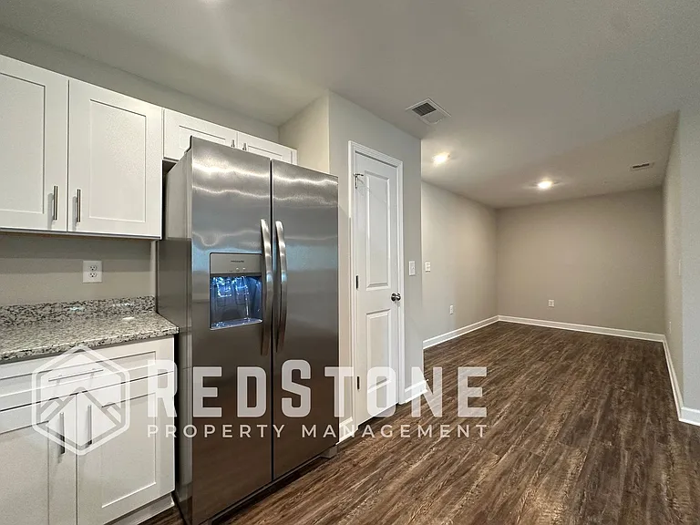 Westbrook Apartments — Photo 9