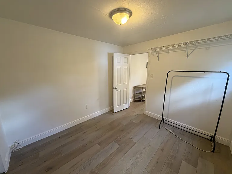 5701 Middlesex Dr #B — Photo 7