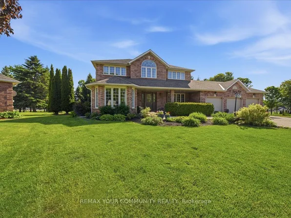 14 Oxford Ct, East Gwillimbury, ON L0G 1V0