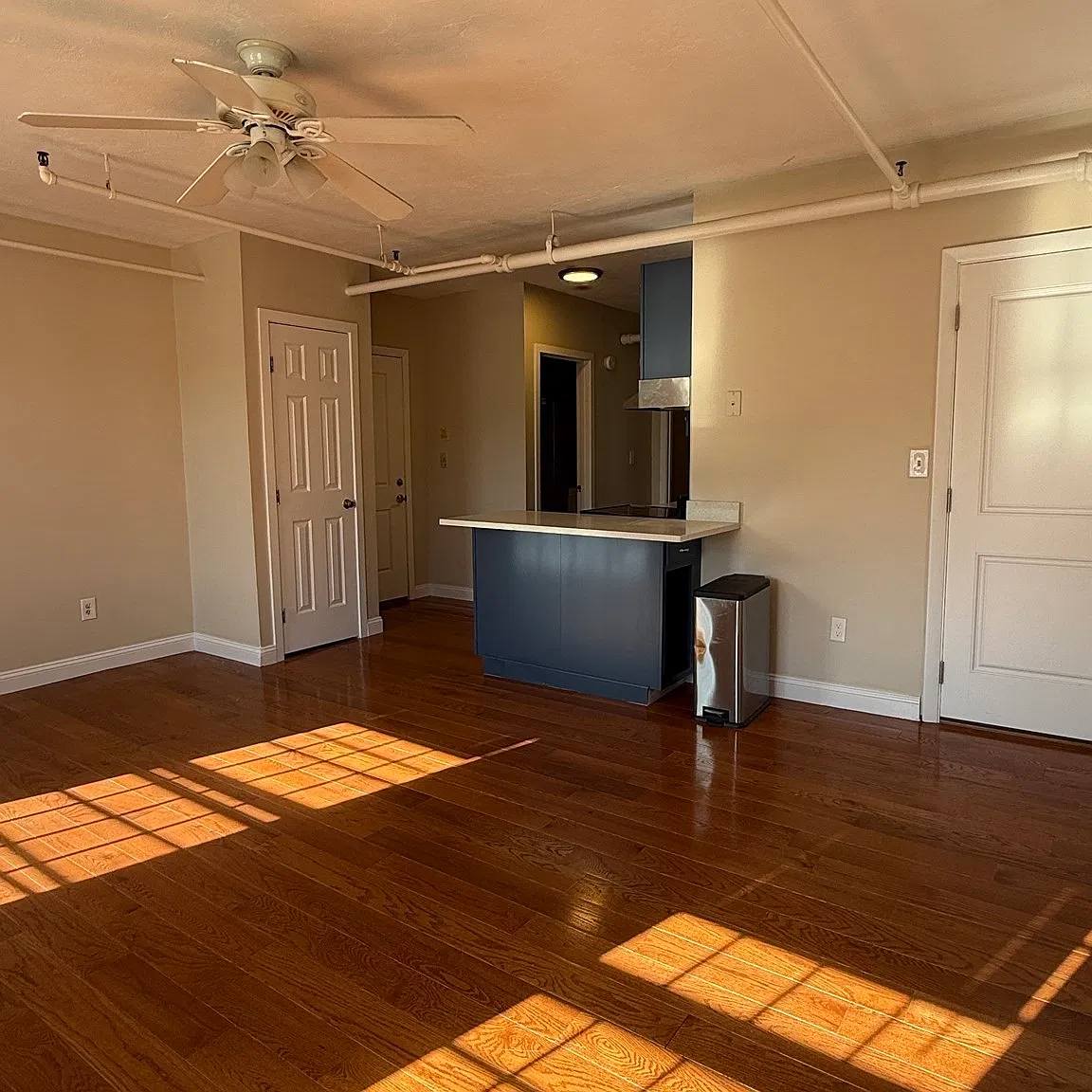 2 bed, 1.0 bath, 750 sqft, $2,295 — Photo 2