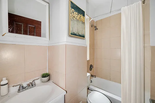 Rented by Vector New York, LLC | media 25