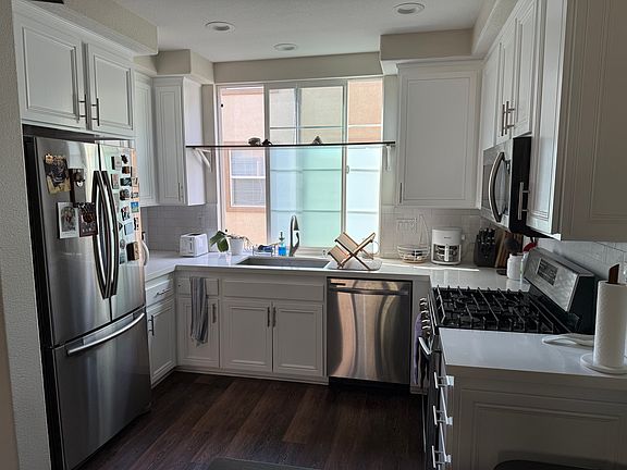 2nd image of 850 Almond Rd #2