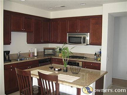 Large Kitchen with Granite and Stnlss Steel