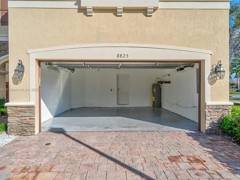 8825 NW 100th Pl — Photo 39