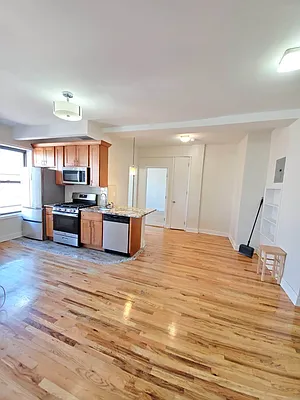 Rented by Smart NY Realty LLC | media 4